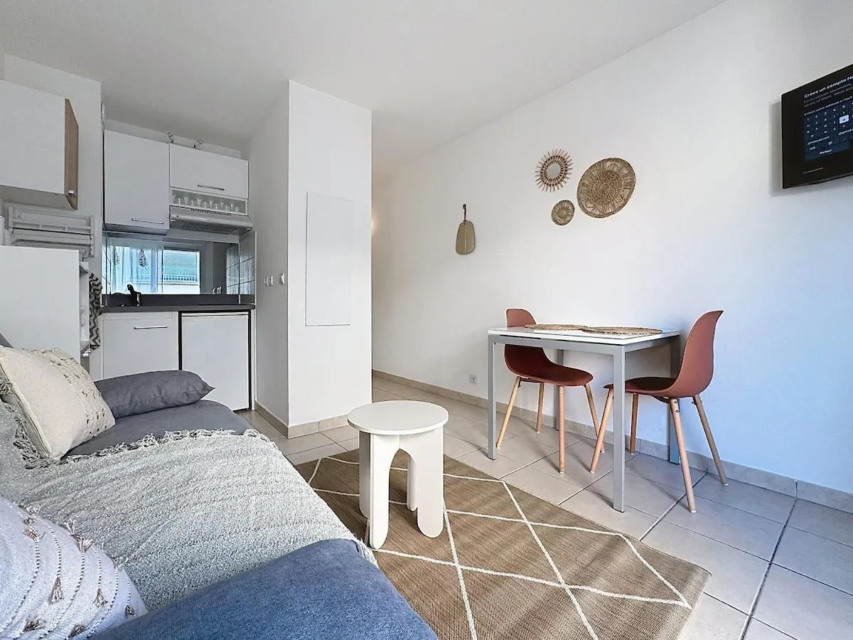 Apartment Studio Calme Avec Balcon Proche Du Port De Nice