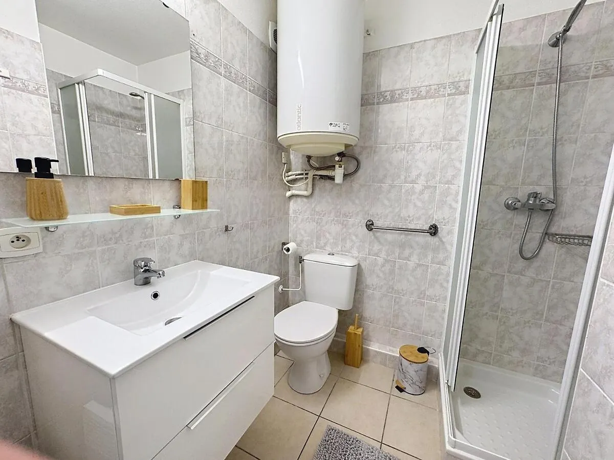 Apartment Studio Calme Avec Balcon Proche Du Port De Nice